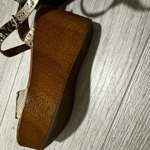 Steve Madden Tan and Brown Snakeskin Wedges - Picture 3 of 4